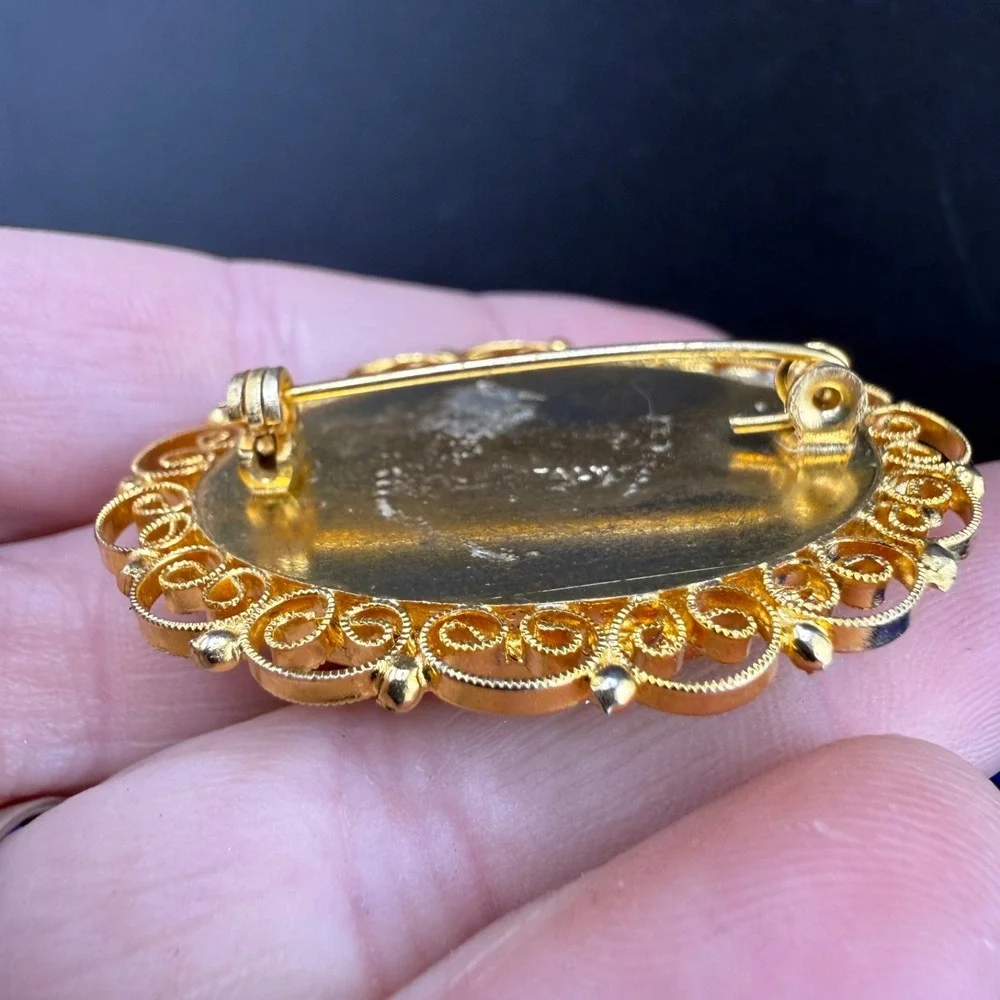 Vintage‎ Micri Mosaic Brooch Gold Tone Yellow Background Stamped Italy
